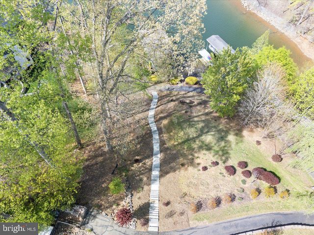 174 VIRGINIA KEY TRL, Union Hall, VA 24176
