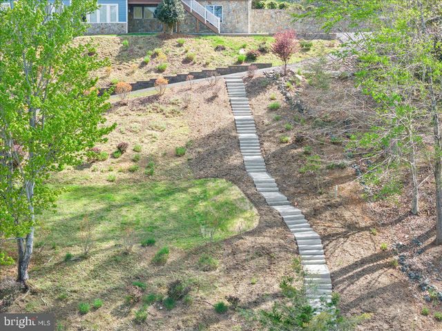 174 VIRGINIA KEY TRL, Union Hall, VA 24176