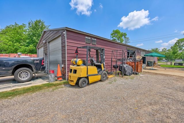 518 Columbus Road, Sealy, TX 77474