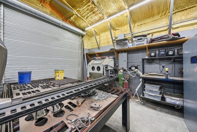 518 Columbus Road, Sealy, TX 77474