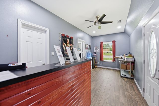 518 Columbus Road, Sealy, TX 77474