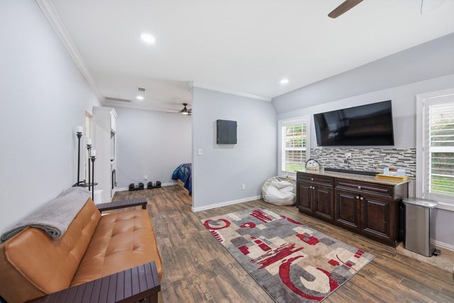 518 Columbus Road, Sealy, TX 77474