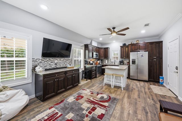 518 Columbus Road, Sealy, TX 77474
