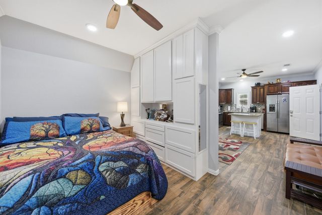 518 Columbus Road, Sealy, TX 77474