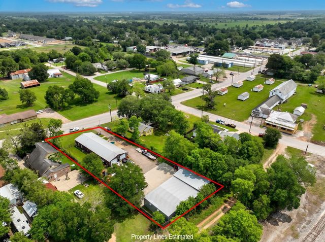 518 Columbus Road, Sealy, TX 77474