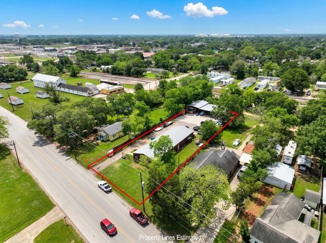 518 Columbus Road, Sealy, TX 77474