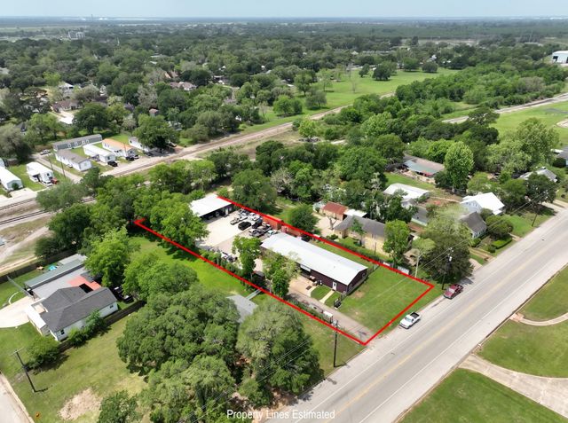 518 Columbus Road, Sealy, TX 77474