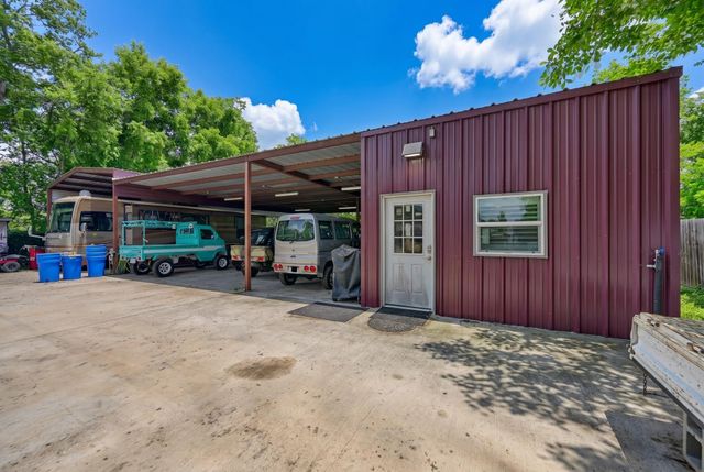 518 Columbus Road, Sealy, TX 77474