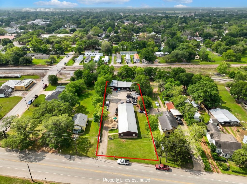 518 Columbus Road, Sealy, TX 77474