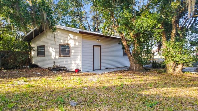 5759 LAKE STREET, Mount Dora, FL 32757