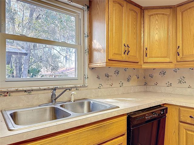 5759 LAKE STREET, Mount Dora, FL 32757