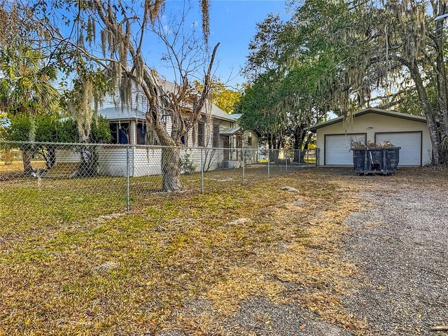 5759 LAKE STREET, Mount Dora, FL 32757