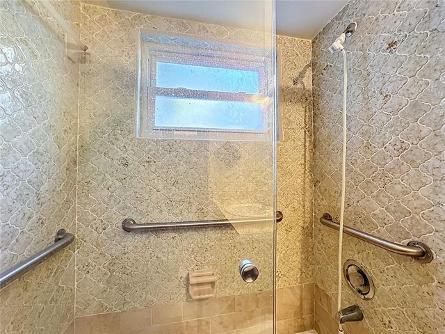 5759 LAKE STREET, Mount Dora, FL 32757