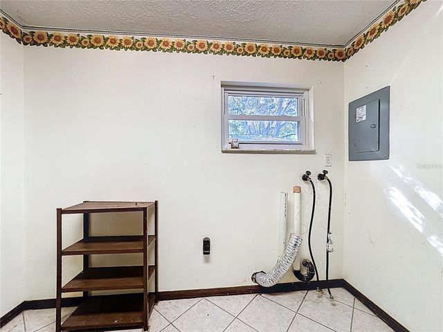 5759 LAKE STREET, Mount Dora, FL 32757