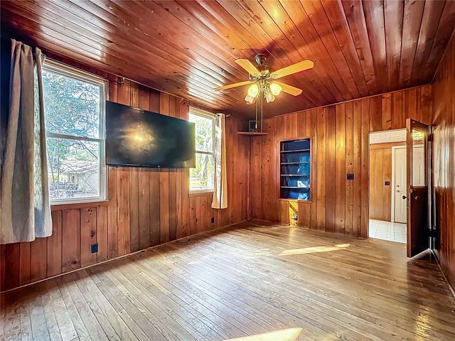 5759 LAKE STREET, Mount Dora, FL 32757