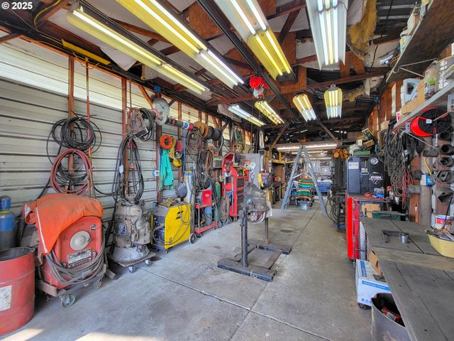 4749 ROYAL Ave, Eugene, OR 97402