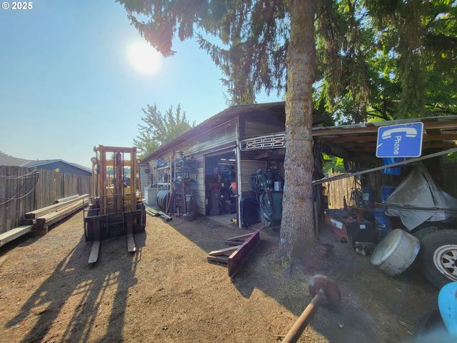 4749 ROYAL Ave, Eugene, OR 97402