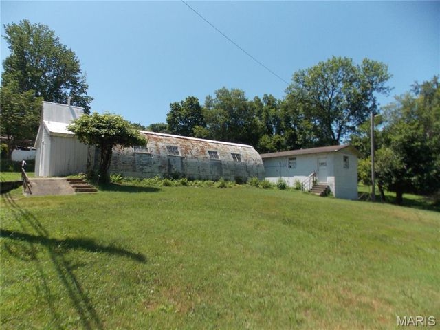 2005 W Spring, Poplar Bluff, MO 63901