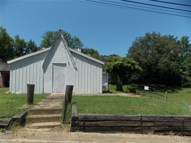 2005 W Spring, Poplar Bluff, MO 63901