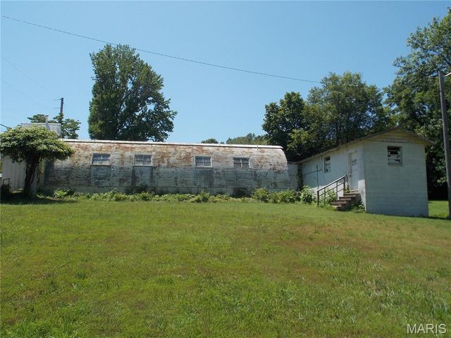 2005 W Spring, Poplar Bluff, MO 63901