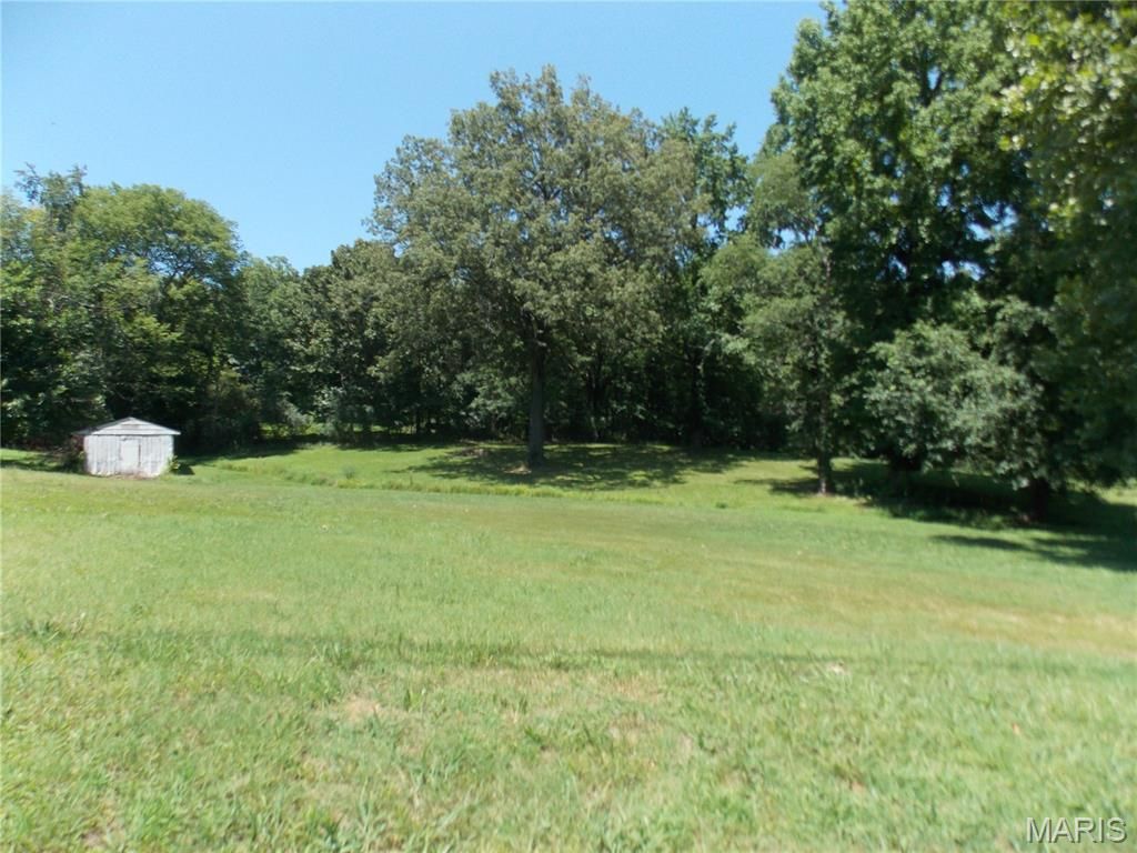 2005 W Spring, Poplar Bluff, MO 63901
