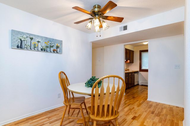2670 Oxford Street N 204, Roseville, MN 55113