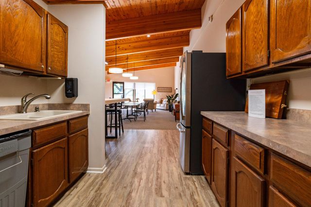2670 Oxford Street N 204, Roseville, MN 55113
