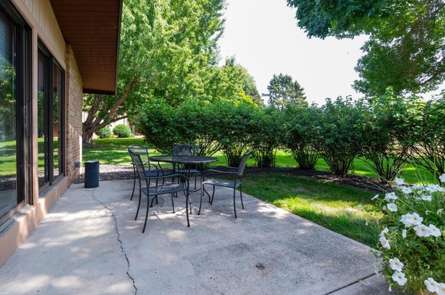 2670 Oxford Street N 204, Roseville, MN 55113