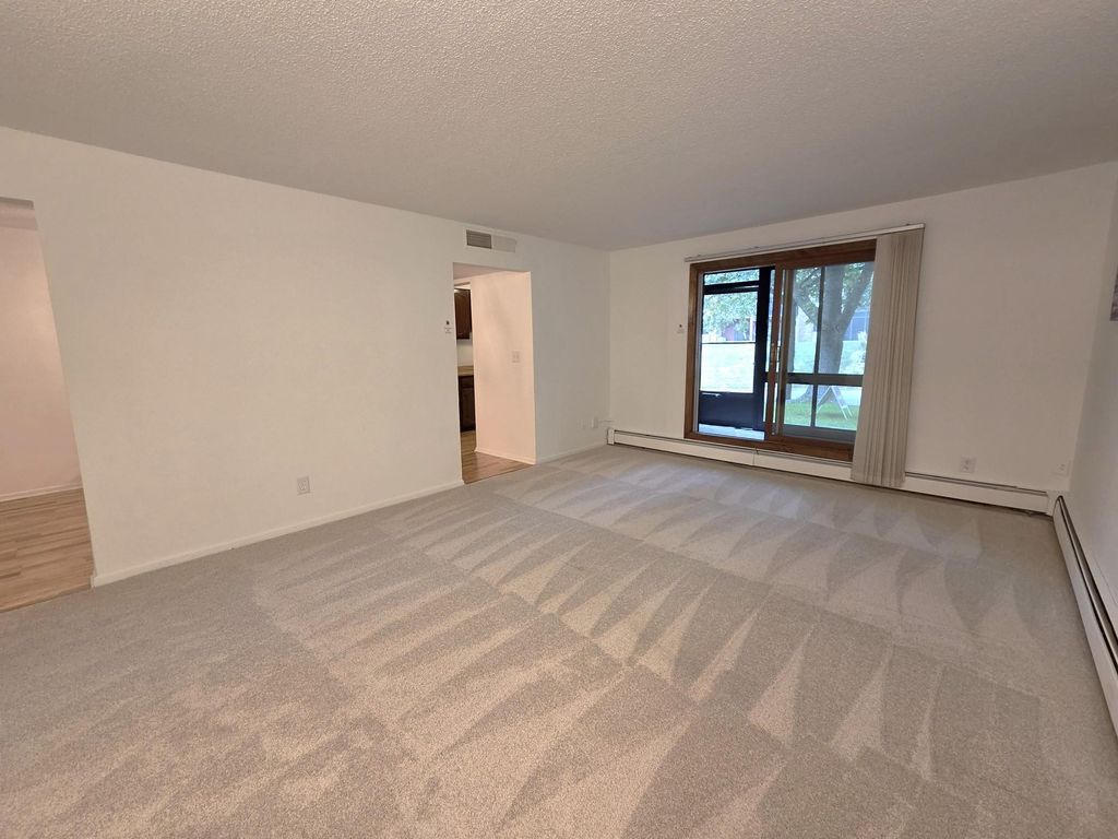 2670 Oxford Street N 204, Roseville, MN 55113 — photo 5