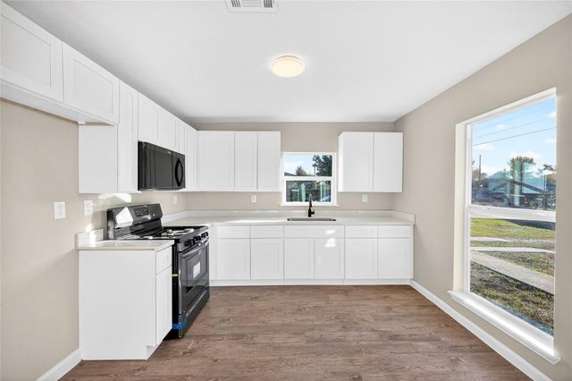 4918 Los Angeles Street, Houston, TX 77026