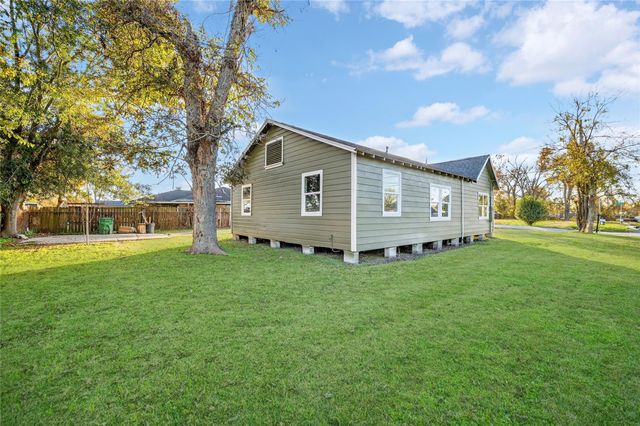 4918 Los Angeles Street, Houston, TX 77026