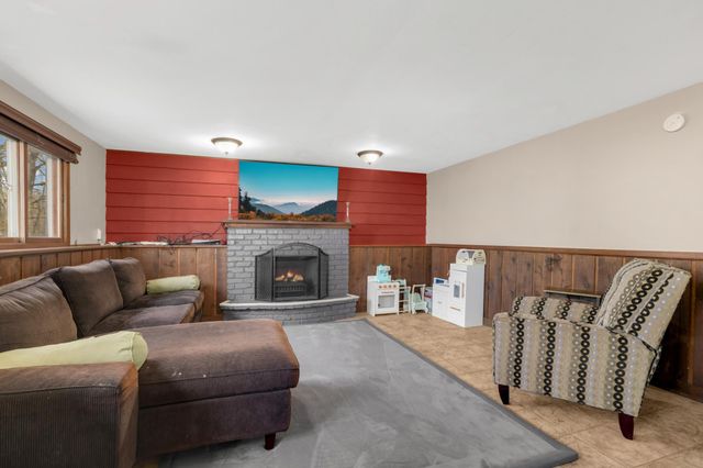 6190 Hillsdale Drive, Mound, MN 55364