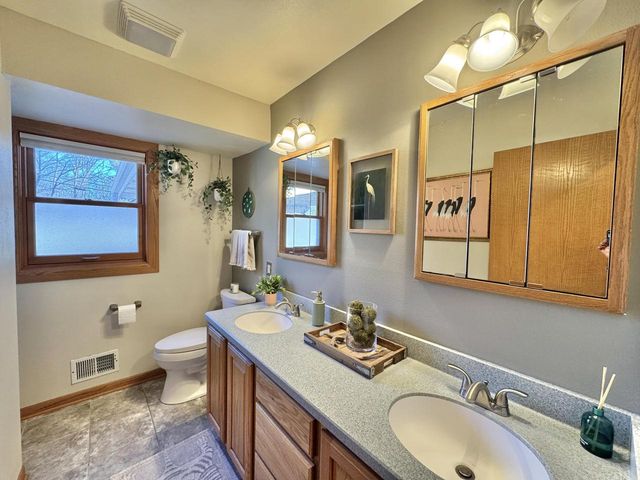 3290 Arroyo ROAD, Brookfield, WI 53045