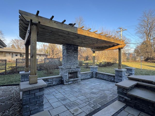 3290 Arroyo ROAD, Brookfield, WI 53045