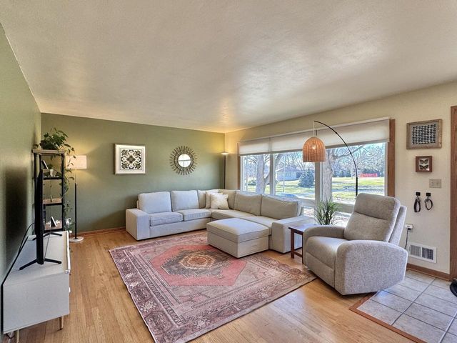 3290 Arroyo ROAD, Brookfield, WI 53045