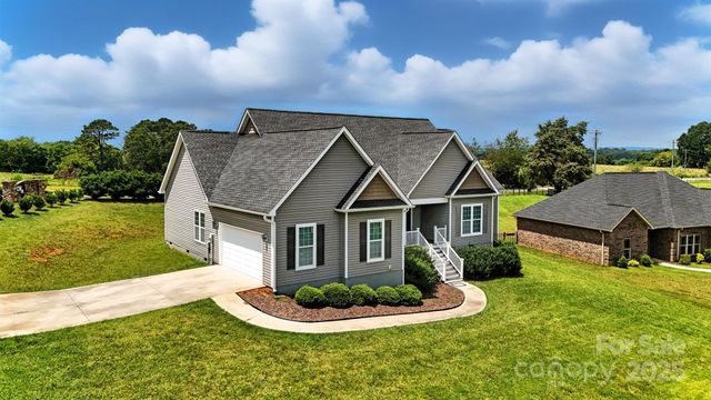 1903 46th Avenue Drive NE, Hickory, NC 28601