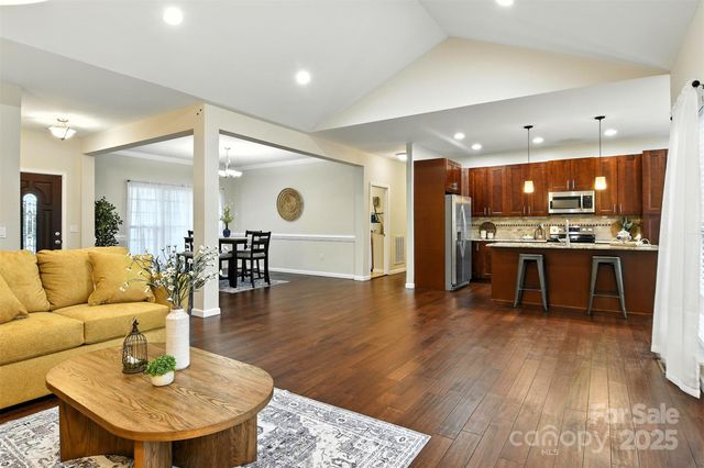 1903 46th Avenue Drive NE, Hickory, NC 28601