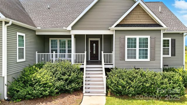 1903 46th Avenue Drive NE, Hickory, NC 28601