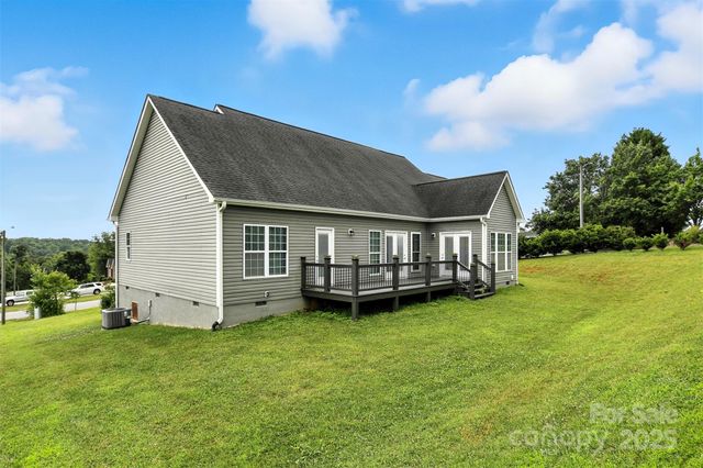 1903 46th Avenue Drive NE, Hickory, NC 28601