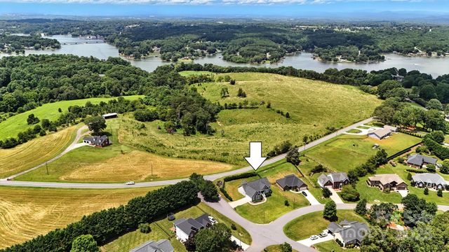 1903 46th Avenue Drive NE, Hickory, NC 28601