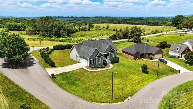 1903 46th Avenue Drive NE, Hickory, NC 28601