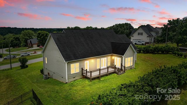 1903 46th Avenue Drive NE, Hickory, NC 28601