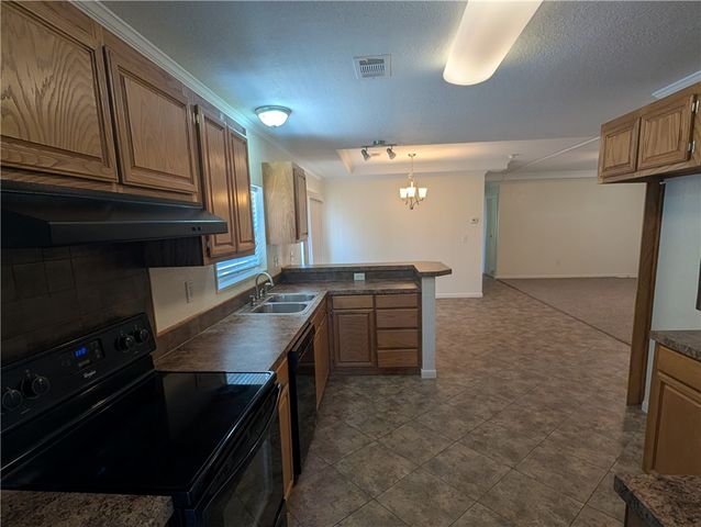 933 Grand View St, Corpus Christi, TX 78418