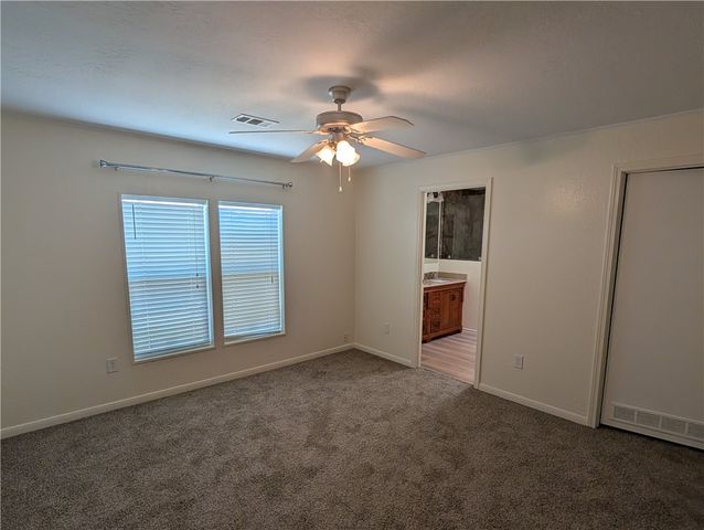 933 Grand View St, Corpus Christi, TX 78418