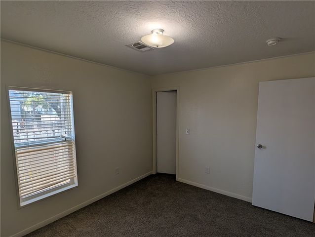 933 Grand View St, Corpus Christi, TX 78418