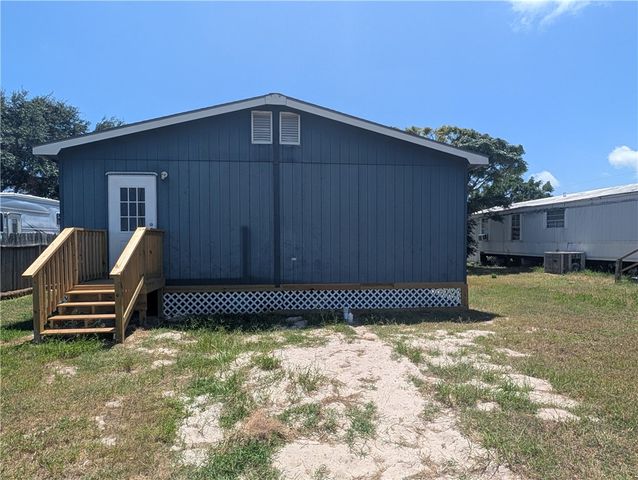 933 Grand View St, Corpus Christi, TX 78418