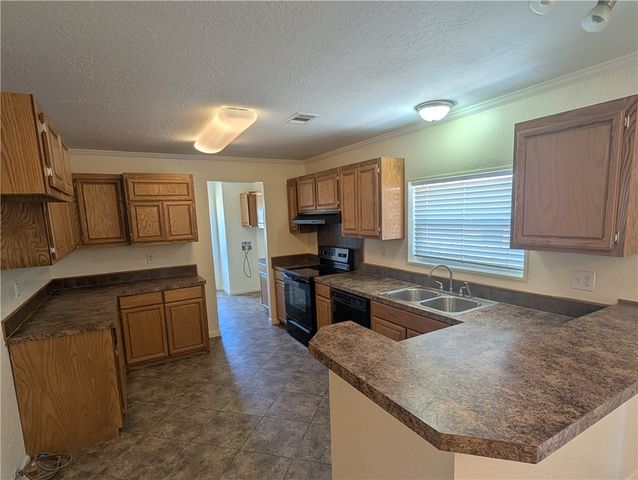 933 Grand View St, Corpus Christi, TX 78418