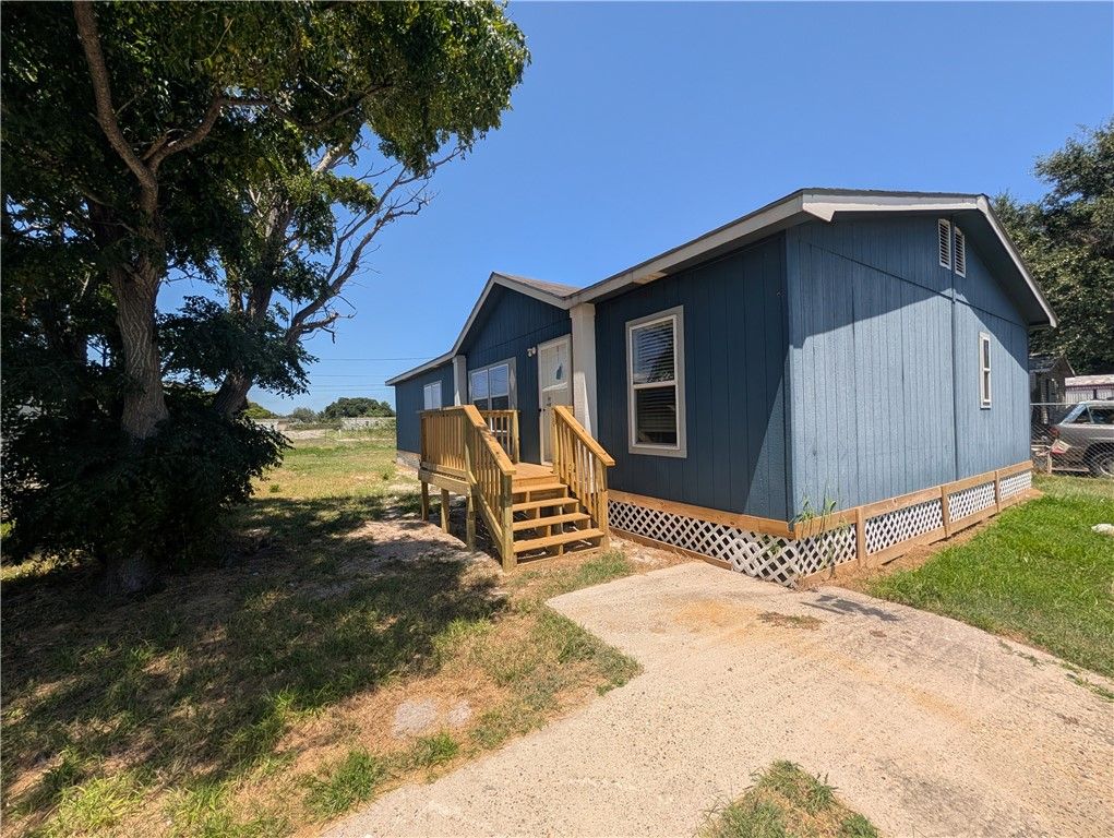 933 Grand View St, Corpus Christi, TX 78418