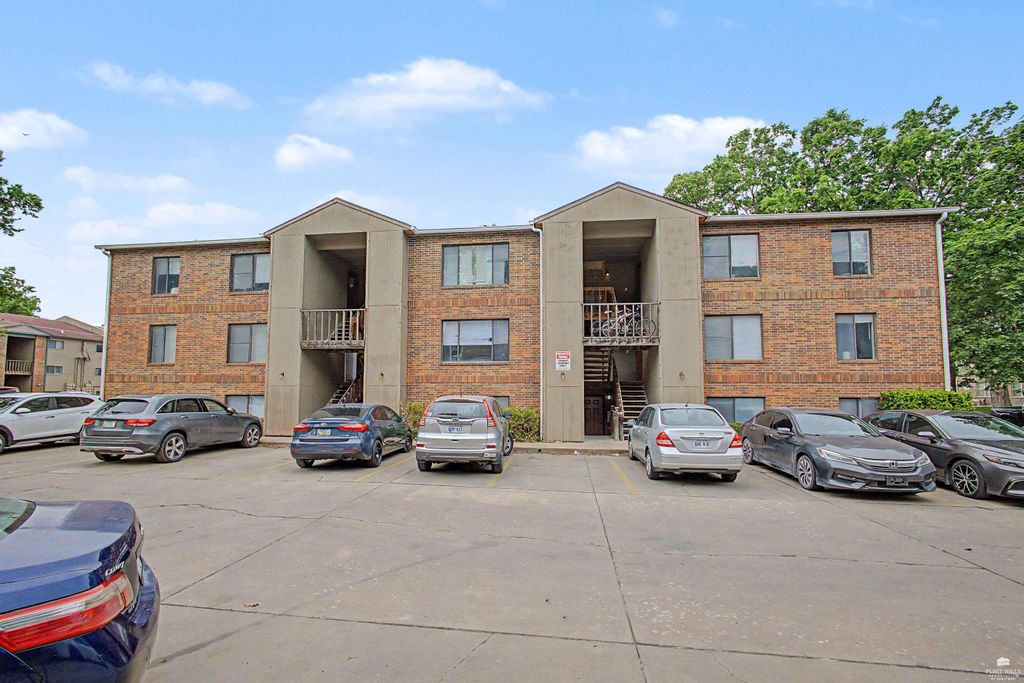 1019 Fremont Street, Manhattan, KS 66502