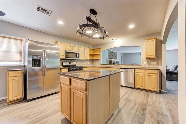 7024 S Kleiner Avenue, Oklahoma City, OK 73097